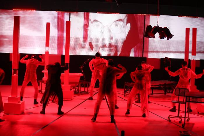 ’1984’ Yılın Oyunu Seçildi