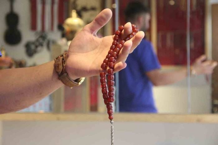 Erkekler Satın Alırken Fiyatına Bakmıyor, Bu Tespihler 500 Bin Liraya Kadar Alıcı Buluyor