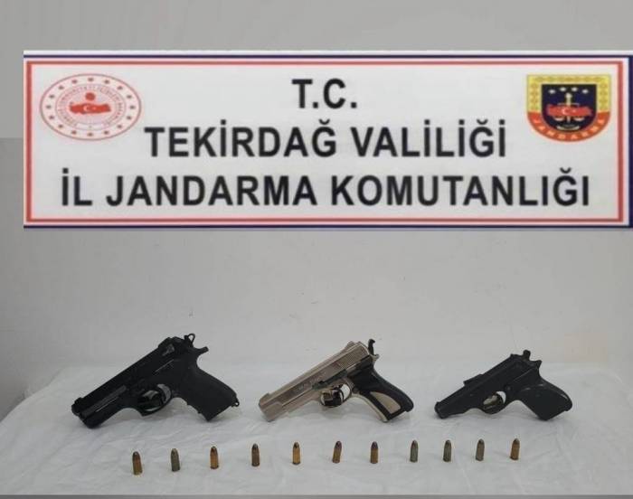 Evden Çok Sayıda Silah Çıktı