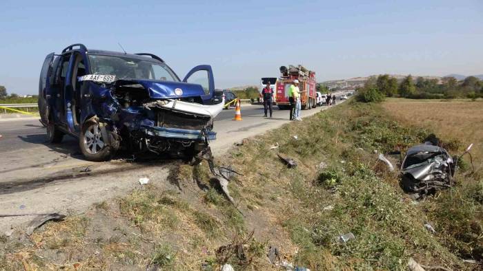 (Düzeltme) Çanakkale’de Feci Kaza: 2 Ölü, 5 Yaralı