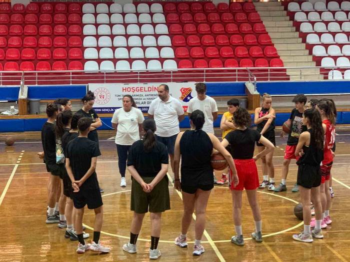 Aydın Gsim Spor Kulübü Kadın Basketbol Takımı Antrenmanlarına Başladı
