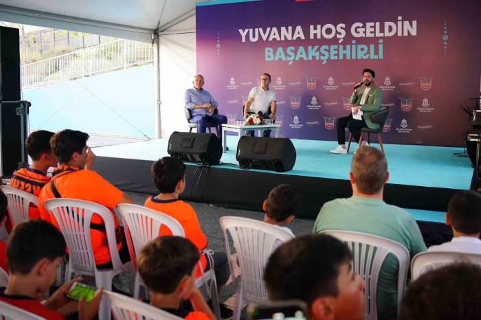 Göksel Gümüşdağ İle Yasin Kartoğlu, Başakşehirli Taraftarlarla Bir Araya Geldi