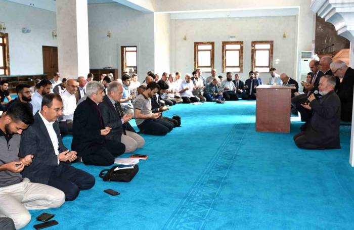 Deprem Bölgesinde Görev Alan Personele Başarı Belgesi Verildi