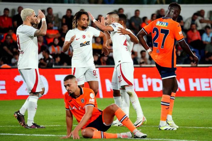 Hakim Ziyech, İlk Golünü Attı