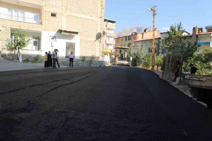 Hakkari’de Eskiciler Semti Asfalta Kavuştu