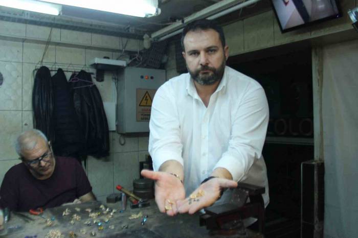 Kargoya Verdiği 325 Bin Lira Değerinde Altın Kayboldu