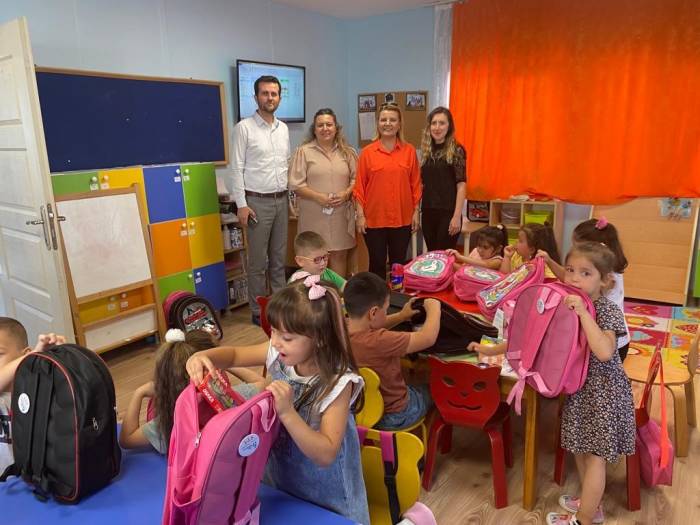 İzmit Belediyesi’nden Öğrencilere Kırtasiye Desteği