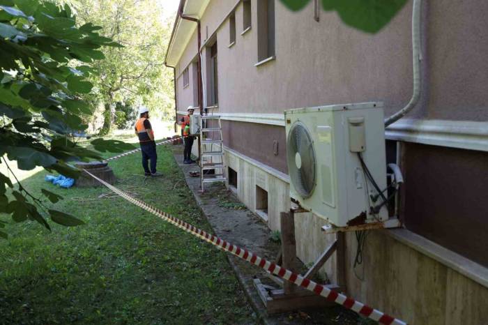 3 Bin 800 İklimlendirme Cihazına Anlık Bakım Ve Onarım