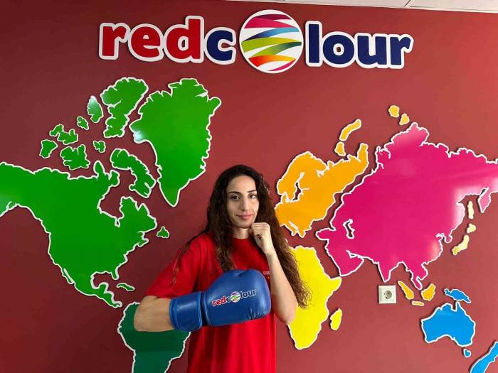 Paris Olimpiyatları Temsilcisi Milli Boksör Gizem Özer’e Sponsor Desteği