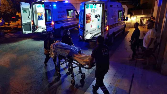 Komşusunu Öldüren Eşini De Yaralayan Sanığın Yargılanmasına Devam Edildi