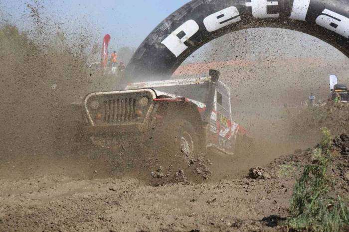 Off-road Yarışlarının Seyirci Etabı Nefes Kesti