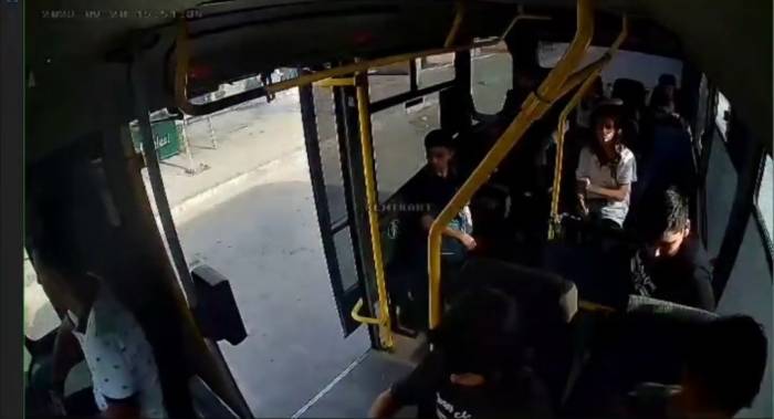 Açık Olan Dolmuş Kapısından Aşağı Düştü