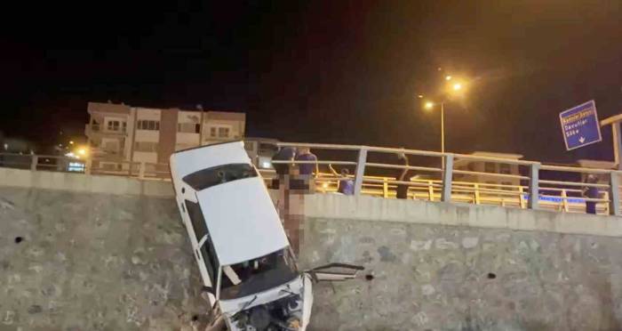 Kuşadası’nda Feci Kaza: Vücudunda Demir Boru İle Hastaneye Kaldırıldı