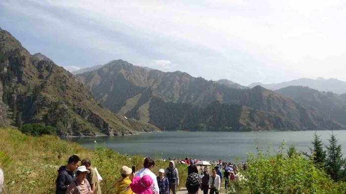 Tanrı Dağları Doğal Güzelliğiyle Hayran Bırakıyor