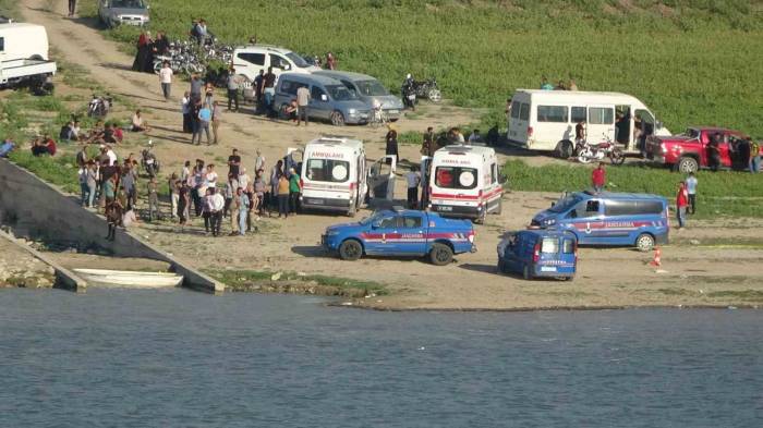 Hatay’da Baraj Gölünde 2 Çocuk Kayboldu