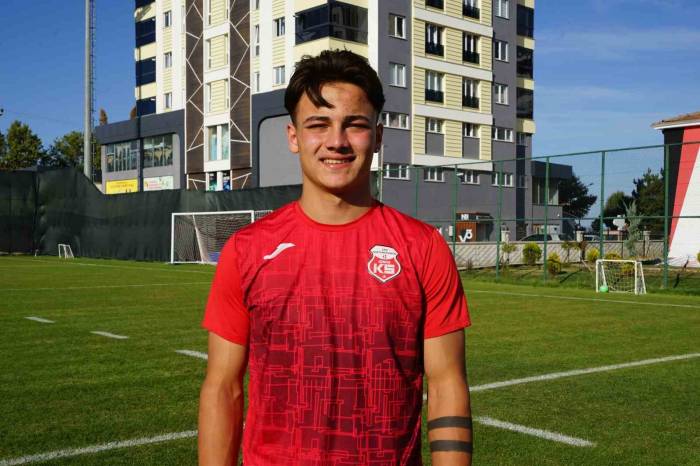 Alptekin Çaylı: "Süper Lig’de Oynayabilmek İçin Kendimi Hazırlıyorum"