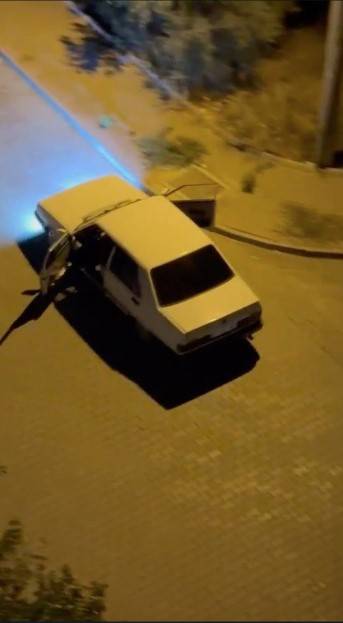 Otomobilin Kapıları Açık Halde Ve Yüksek Sesli Müzik Eşliğinde Seyreden Alkollü Sürücünün Aracı Bağlandı