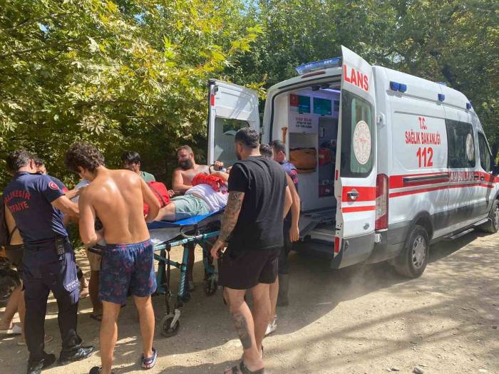 Kanyondan Düşerek Yaralanan Kişiyi İtfaiye Kurtardı