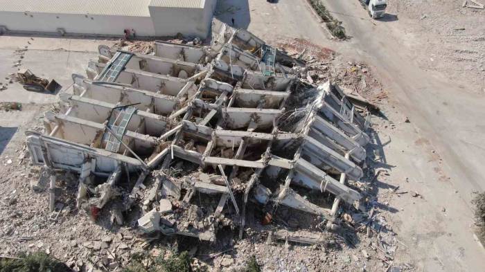 İş Makinesi Operatörüne Mezar Olan 8 Katlı Bina Havadan Görüntülendi, Son Paylaşımı İse Yürekleri Dağladı