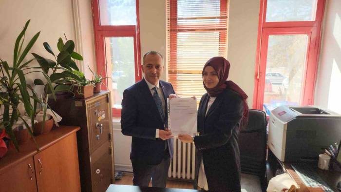 Gedikoğlu, Mazbatasını Alır Almaz İlk Ziyaretini Şehitliğe Yaptı