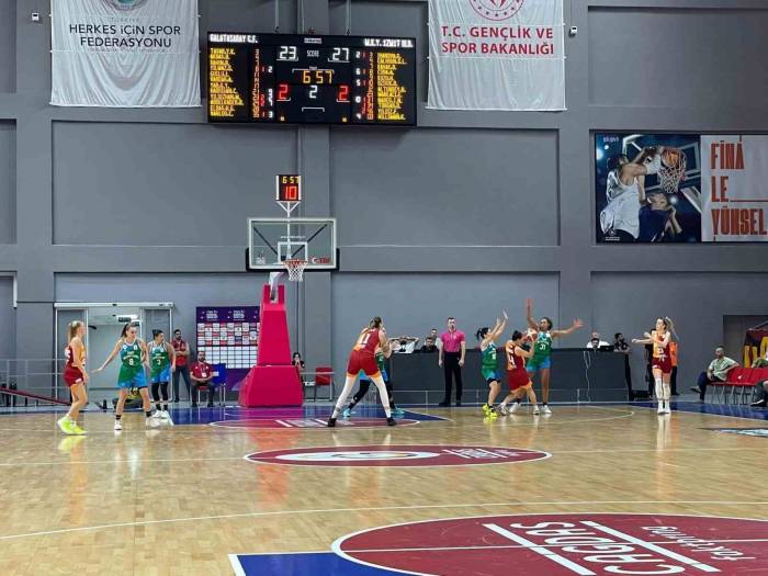 İzmit Belediyespor, Deplasmanda Galatasaray’ı Mağlup Etti