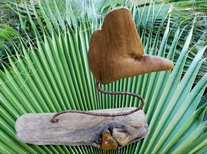 Mardin’de Ahşap Ustası İçindeki Zanaat Ruhunu Dalgaların Getirdiği Ağaçlarla Ortaya Çıkardı