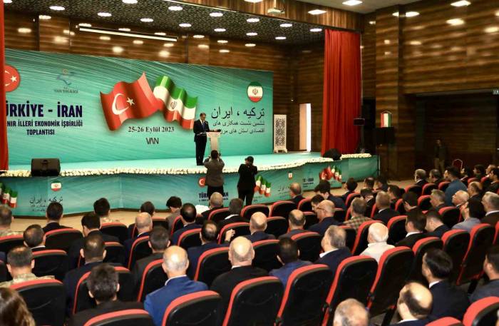 Van’da Türkiye-iran Heyetleri Arasında "Sınır İlleri Ekonomik İşbirliği Toplantısı" Yapıldı