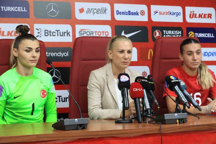 Necla Güngör Kıragası: “Seyirci Rekorunu Elazığ’da Kırdık"