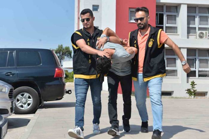Adana’da Kavgayı Ayırmak İstedi Canından Oldu