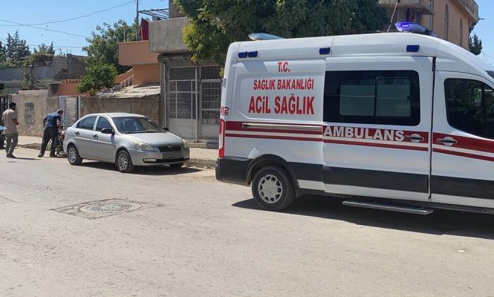 Kontrolden Çıkan Motosiklet Devrildi: 1 Yaralı