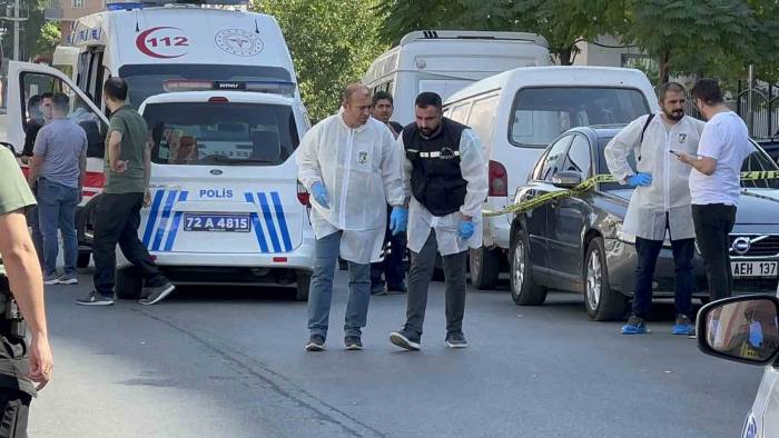 Eşiyle Yürürken Eski Kayınbiraderleri Tarafından Önce Dövüldü, Sonra Öldürüldü
