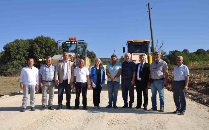 Köy Yollarında Asfaltlama Devam Ediyor