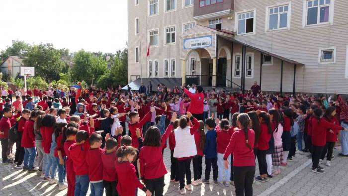 Öğrenciler Gönüllülerle Doyasıya Eğlendi