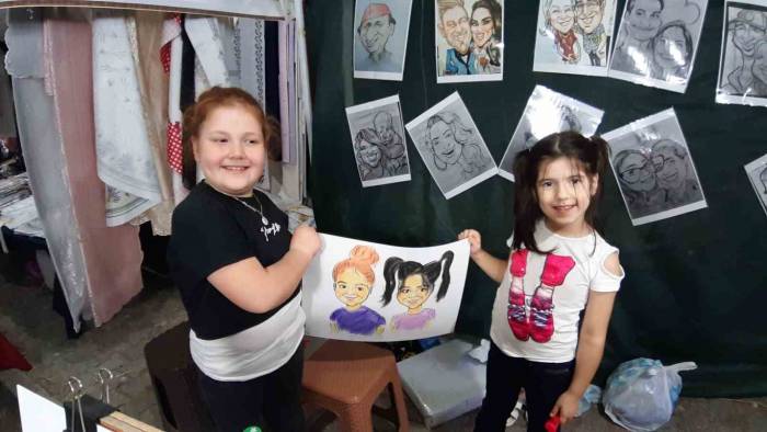 Sanatçı Çift Panayırın Gözdesi Oldu