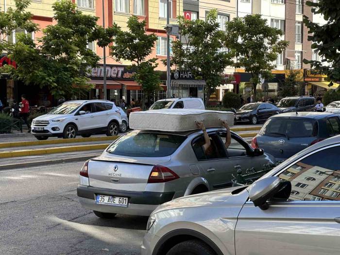 Öğrencilerden İlginç Taşıma Yöntemi Şaşırttı