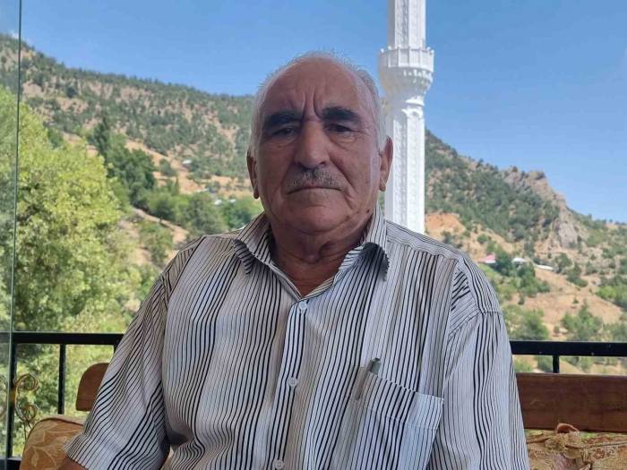 Adanalı Eski Muhtar 9 Yıl Köylülerle Birlikte Çalışıp Yol Yaptı