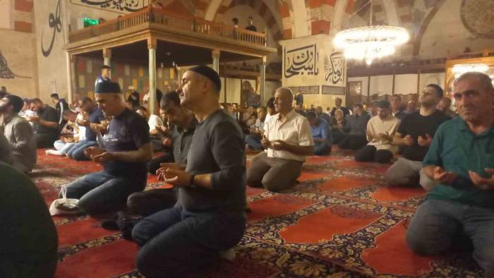 Edirne’de Mevlit Kandili’nde Camiler Doldu