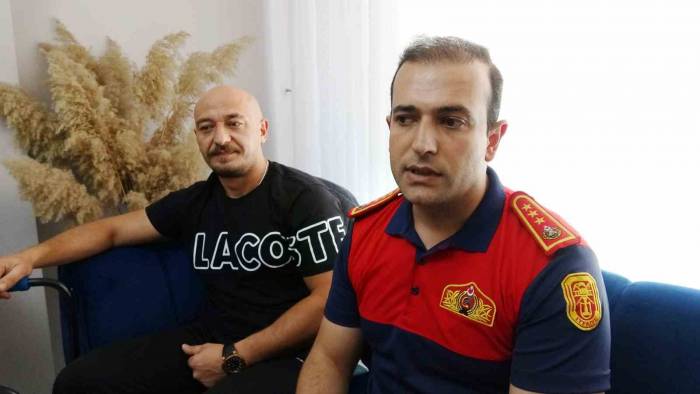 İtfaiye Eri Ayağının Kırılmasına Rağmen Kurtarma Çalışmasına Devam Etti