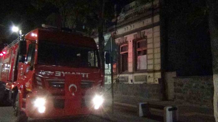 Kars’ta Tarihi Bina Bir Haftada 2 Kez Yandı