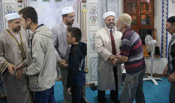 Kütahyalılar, Mevlid Kandili Nedeniyle Camilere Akın Etti