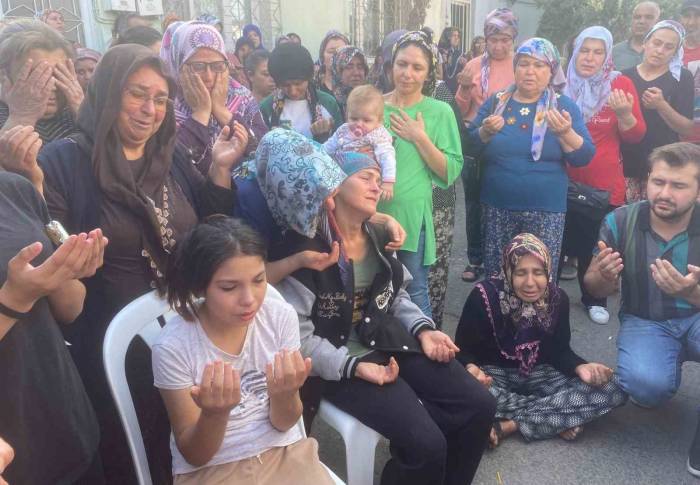 İnşaattan Düşerek Hayatını Kaybeden Çocuk Toprağa Verildi