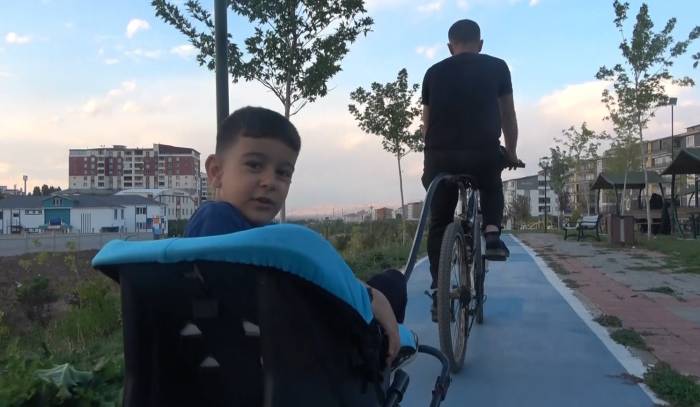 Hayallerindeki Arabayı Atık Malzemelerden Tasarladı