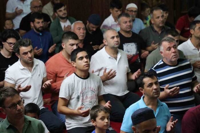 Mevlid Kandili Sakarya’da Dualarla İhya Edildi