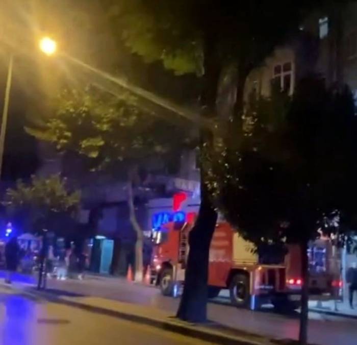 Evinin Anahtarını Unutunca Olanlar Oldu: Balkondan Evine Girmek İstediği Esnada Sıkıştı