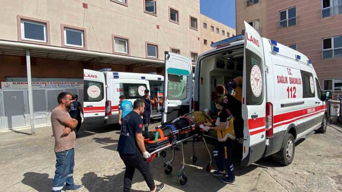 Yüksekten Düşen İşçi Yaralandı