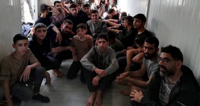 Yalova’da 6 Göçmen Kaçakçısı Tutuklandı, 90 Yabancı Sınır Dışı Edildi