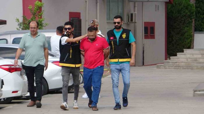 Katil Zanlısı: “Beni Uyuşturucuya Alıştırdığı İçin Öldürdüm”