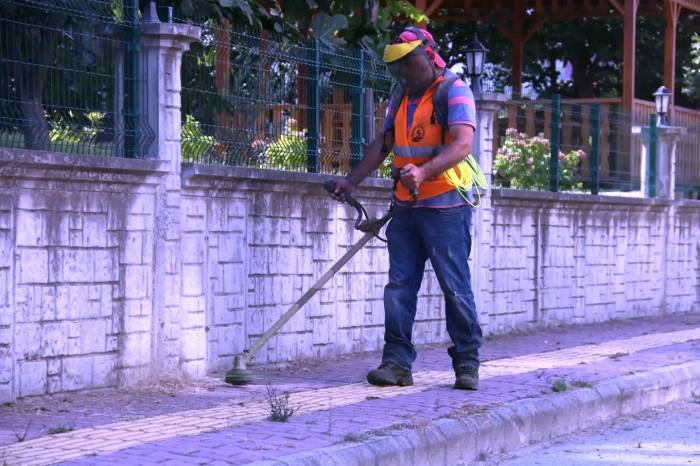 Atakum’un Park Ve Bahçelerinde Yoğun Mesai