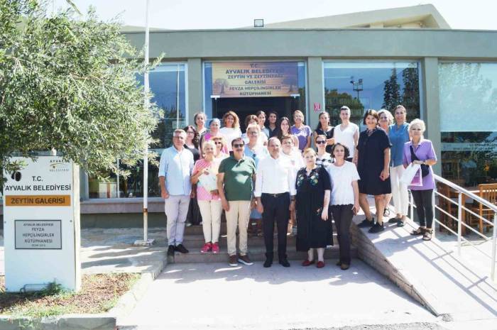 Ayvalık’ta Zeytin Çiftçisi Kadınlara Başarı Belgesi