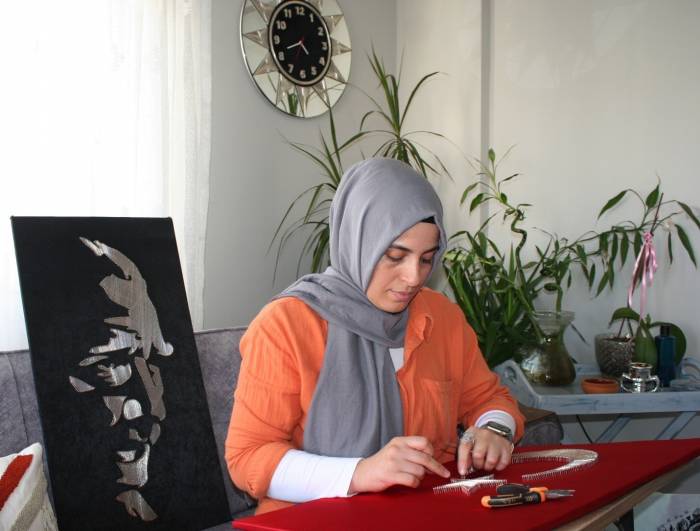 10 Yıl Önce Komşusunun Evindeki Tablodan Etkilendi, Şimdi Hedefi Atölye Açmak